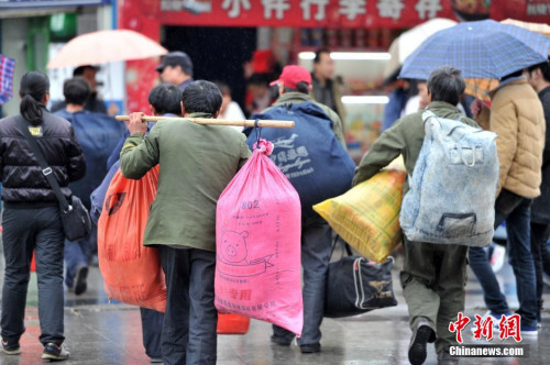 聚焦春節“恐歸族”：近鄉情怯，恐懼何來？(圖)
